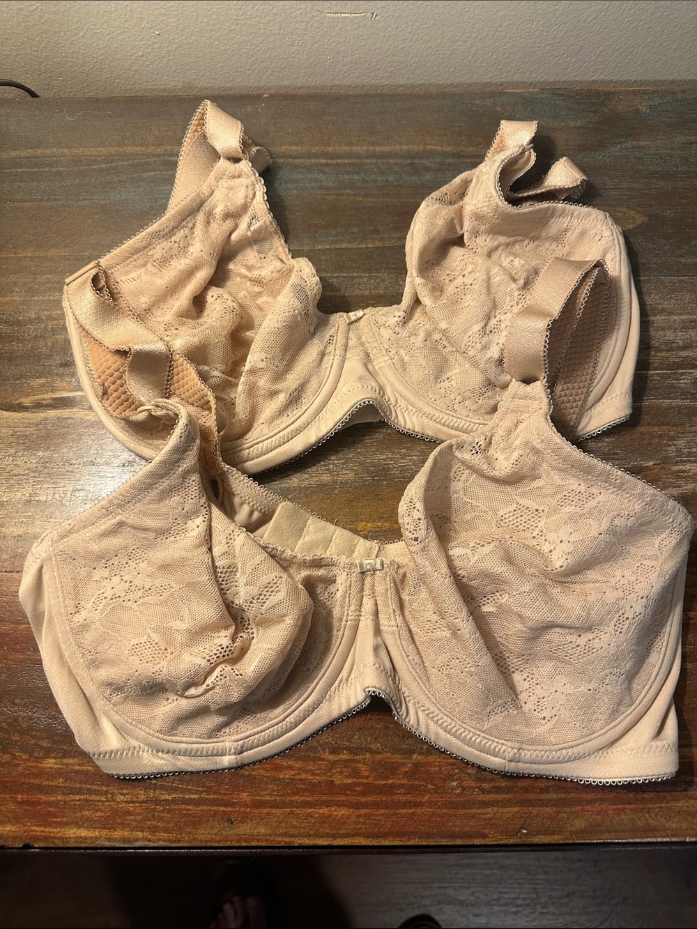 Vanity Fair Lace Underwire Bra in Beige 38DD